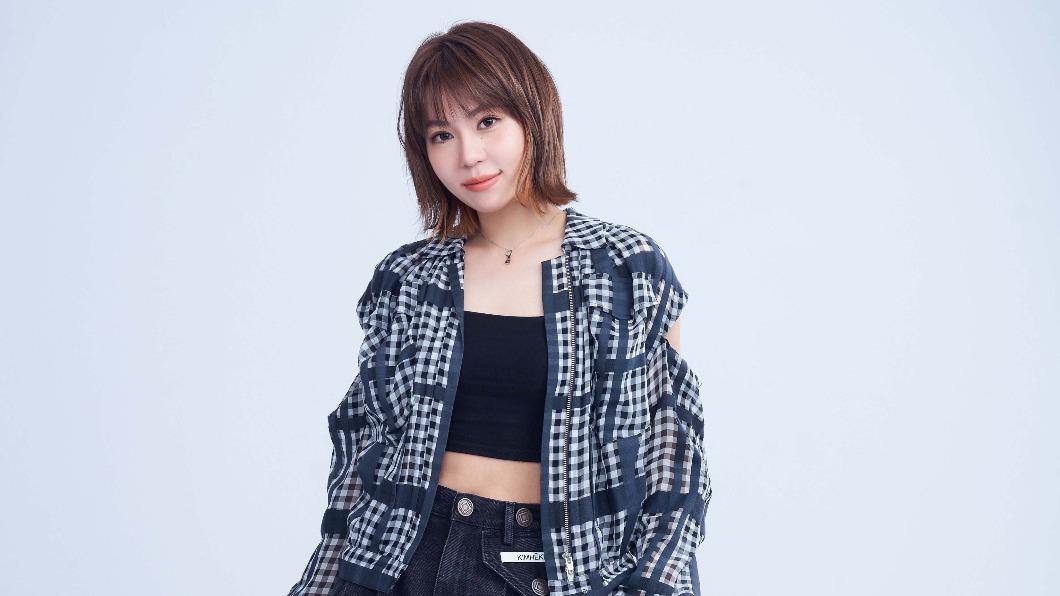 華承妍對台灣美食深深著迷，收工後最喜歡尋找巷弄小吃。（圖／ONELEADER提供）