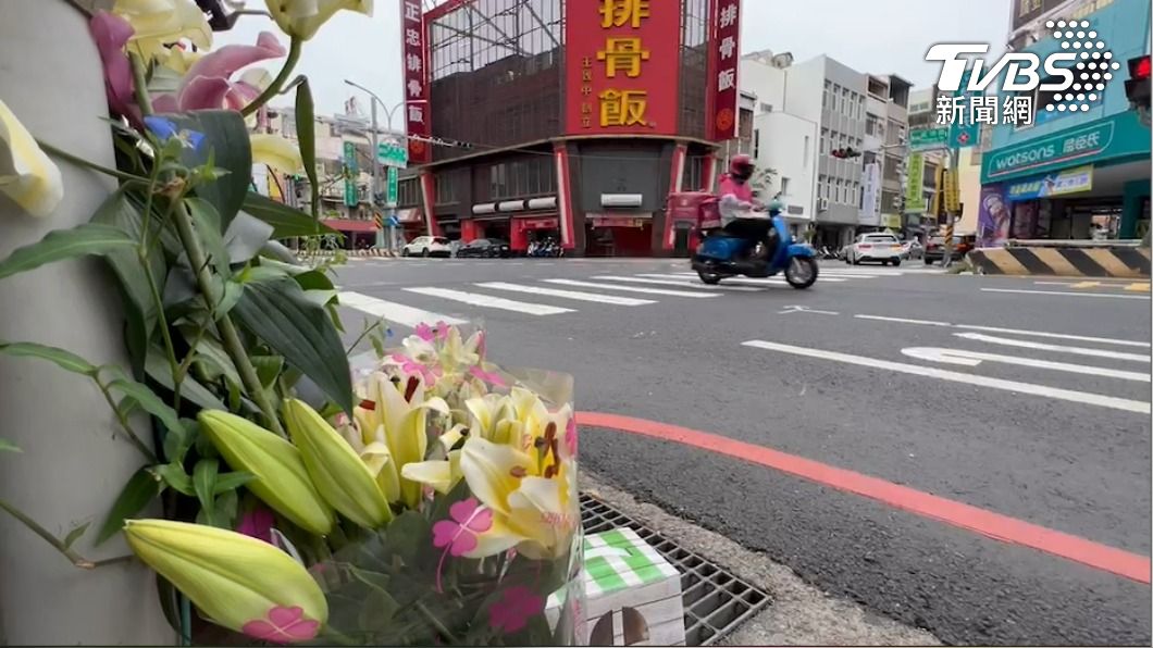 3歲女遭撞亡!民眾不捨獻花送玩具 父淚謝:女兒下輩子報答