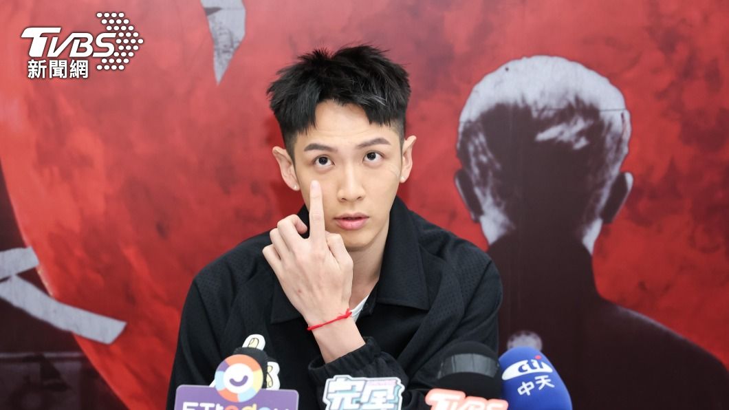 柯震東驚曝受傷照！遭「指甲戳眼」縫7針　兇手肇事逃逸