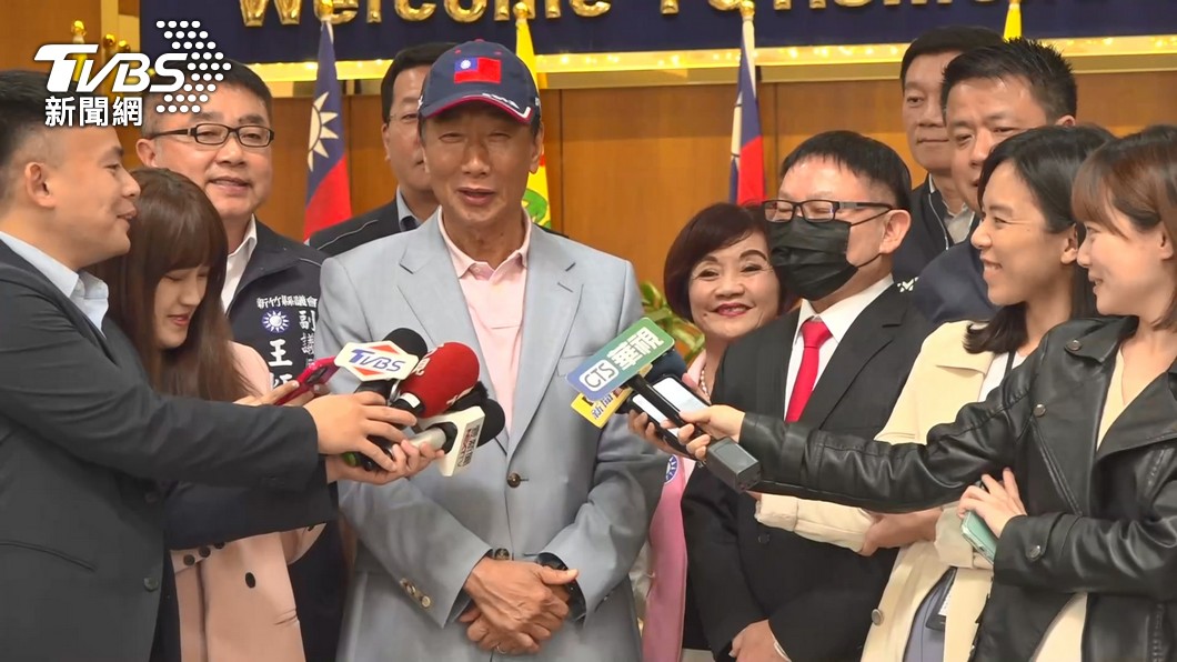 早知不能買疫苗「還甩鍋政府」?郭台銘辦公室晚間反擊了
