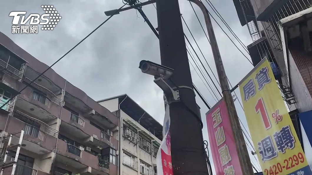 警方調查時發現附近監視器全壞。(圖/TVBS)