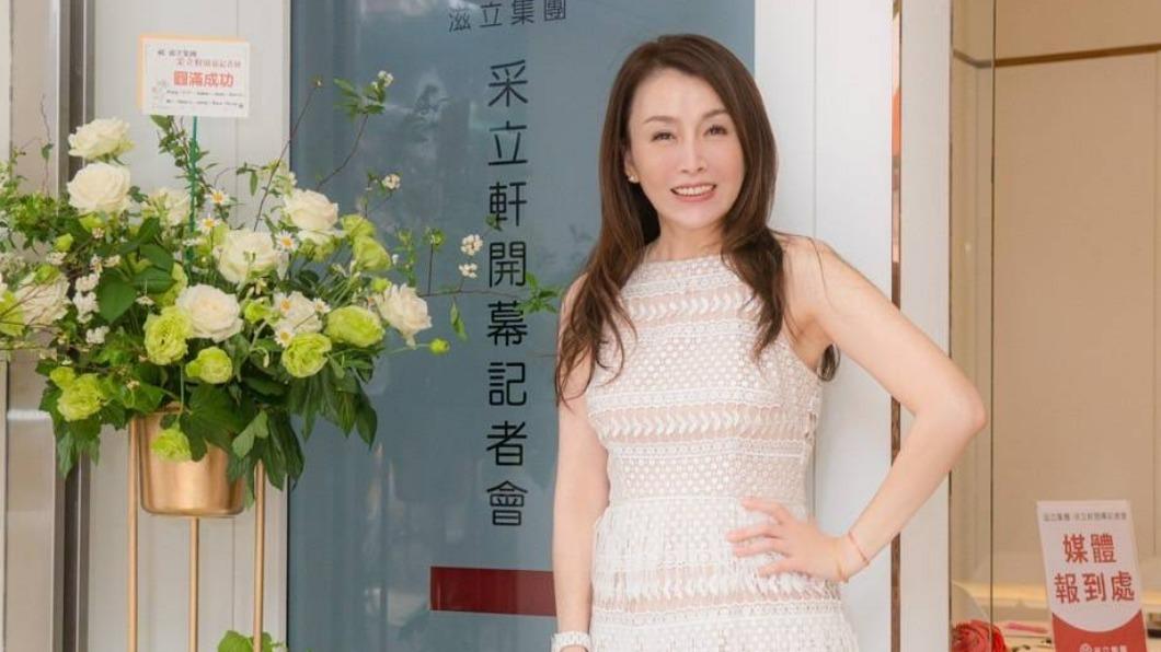 「展場女王」曝驚人交友圈!36歲貴婦已財富自由 繳稅額可直買東區房