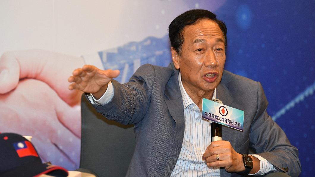 政府擋疫苗?徐巧芯還原完整過程:大小姐叫郭多睡一點