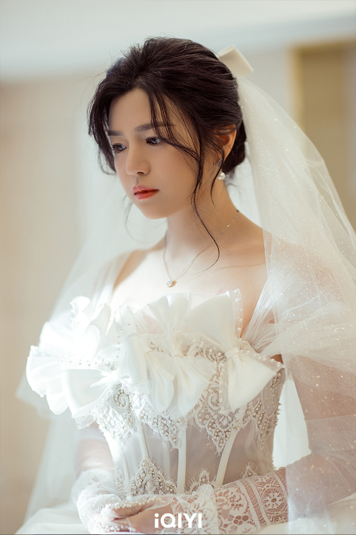 陳妍希劇中遇媽寶渣夫,婚禮一結束她秒提離婚。(圖/愛奇藝國際站提供)