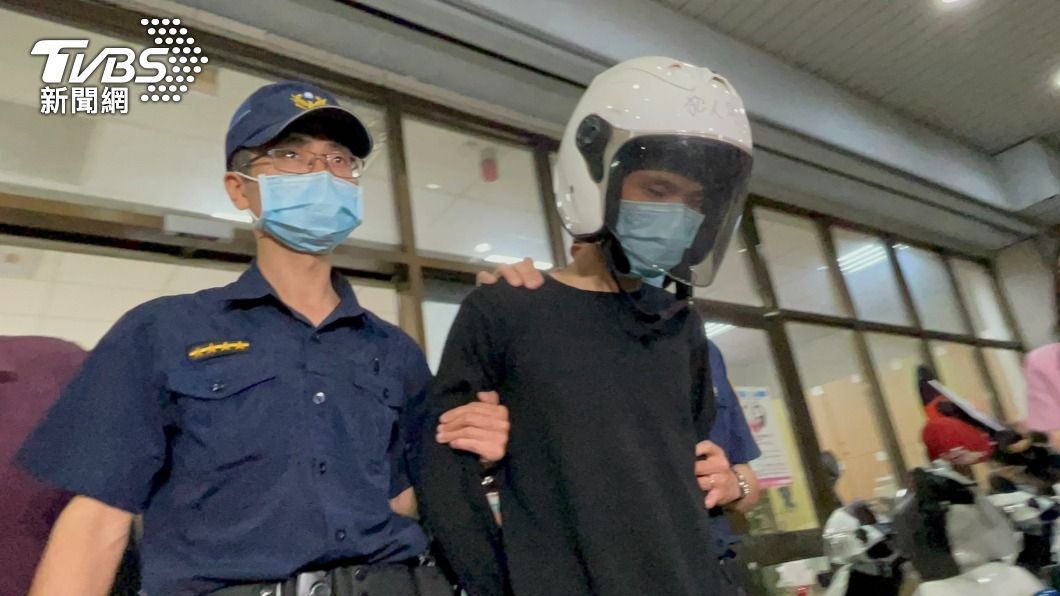姚男被警方帶回偵辦。（圖／TVBS）