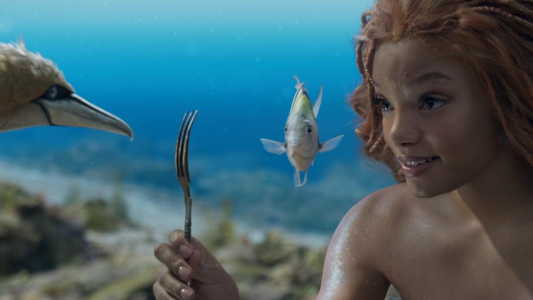 《小美人魚》遭批海底世界場景沒有100%複刻動畫版。(圖/翻攝自推特)
