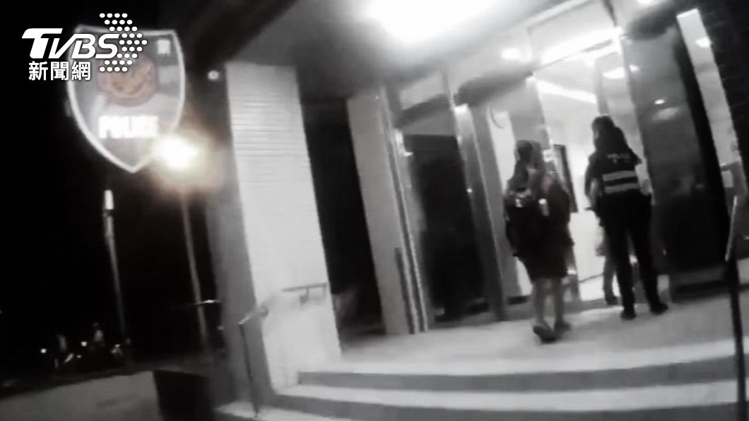 女學生表示國三壓力大，才會在放學後搭車外出透氣。（圖、經變色處理／TVBS）