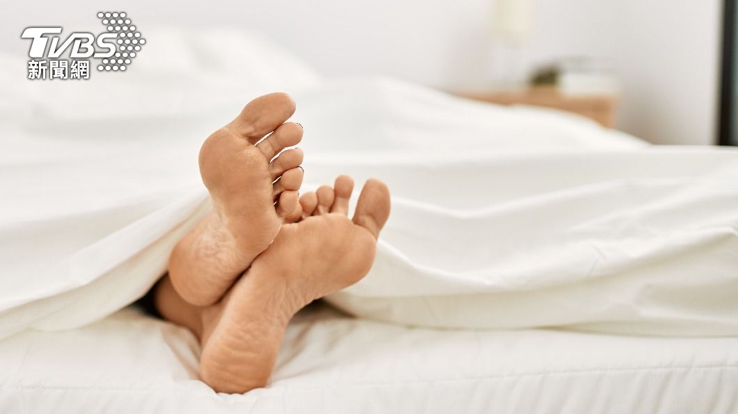 婆婆硬擠同張床!媽寶尪護母「愛的表現」 人妻心死離婚