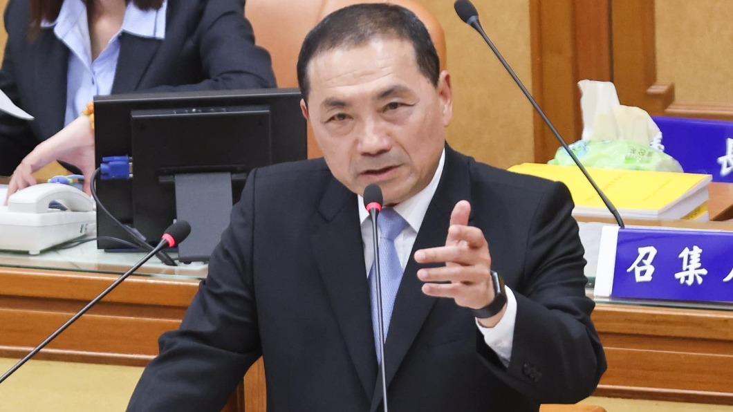 邱毅認為未來發展對侯友宜越來越不利。(圖/翻攝自侯友宜臉書)
