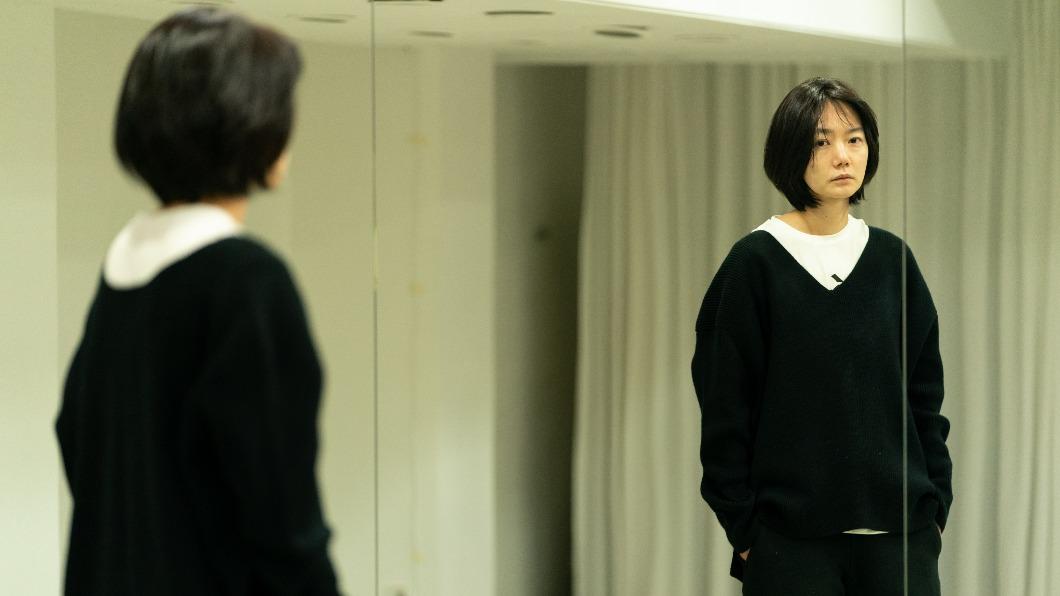 裴斗娜主演新片《陰影下的她》。(圖/華映提供)