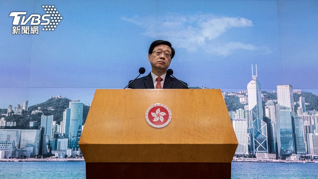 《明報》尊子漫畫停刊 香港特首:政府反對失實訊息