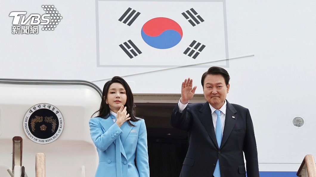 尹錫悅回應夫人受收名牌包爭議,他認為事件隔了一年才被爆料,是選舉前的政治陰謀。(圖/達志影像美聯社)