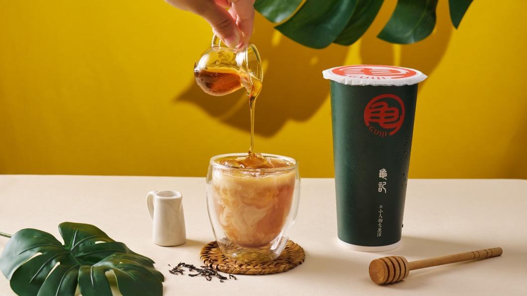 龜記,即日起至 5/15,買蜂蜜類飲品任 2 杯送小龜杯乙杯。(圖/翻攝龜記臉書)