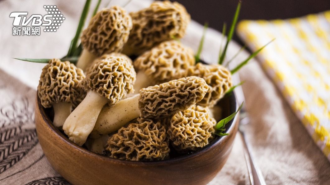 餐廳證實中毒的顧客都曾吃下含有羊肚菌蘑菇的壽司。（示意圖／達志影像shutterstock）