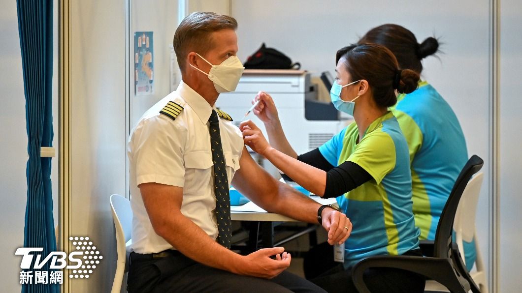 國泰航空「警告」旗下機師,不許再拖延跑道滑行時間,否則將進行開罰。(資料照/達志影像路透社)