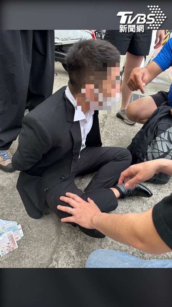 假投資真詐財 警將計就計逮獲面交車手(圖/竹市警一分局提供)