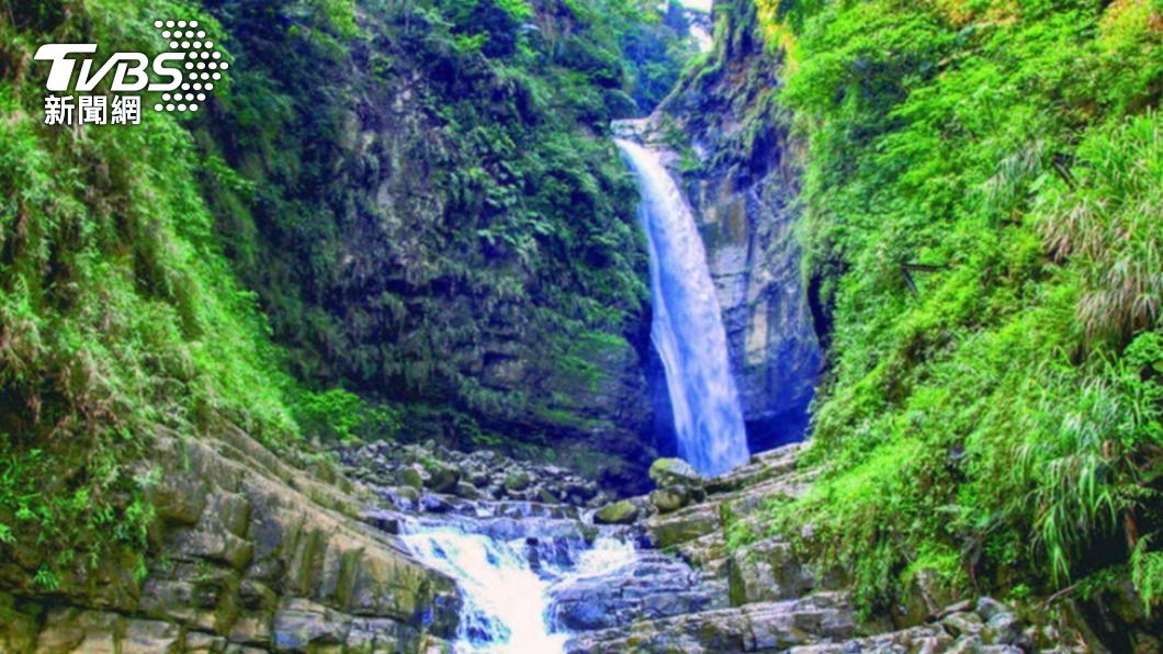 瑞龍瀑布園區風景秀麗。(圖/TVBS資料畫面)