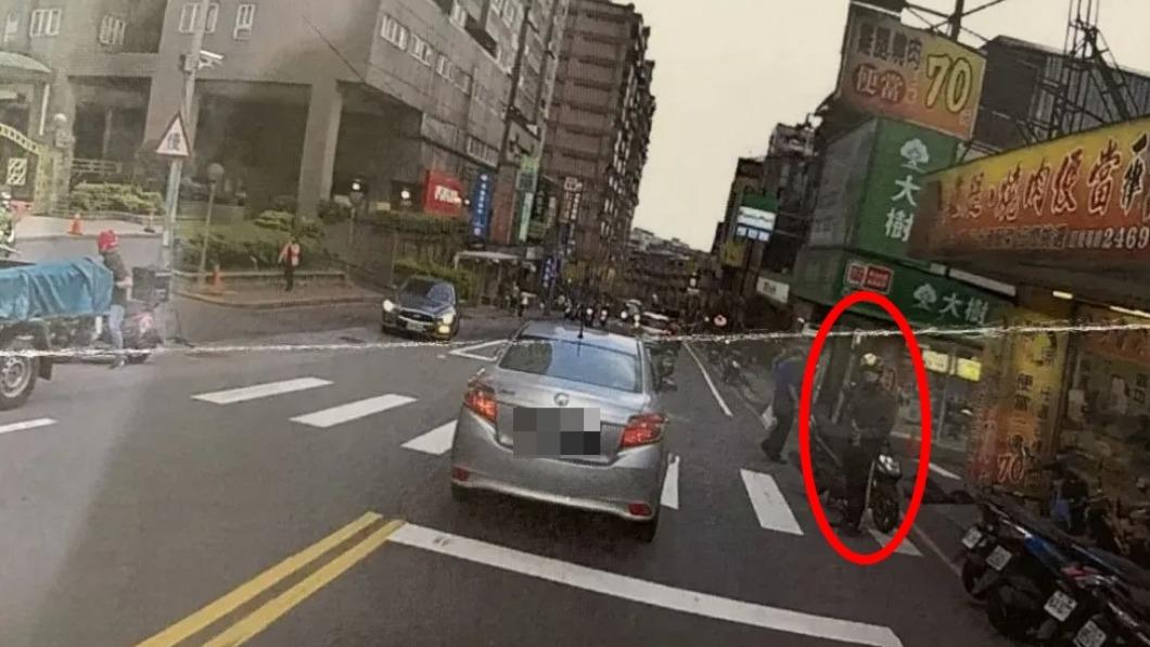 斑馬線站路人!他慘吞3600罰單傻眼 網幫喊冤:太誇張