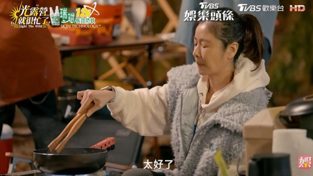 林心如痛到閉眼。(圖/翻攝自《光露營就很忙了》)