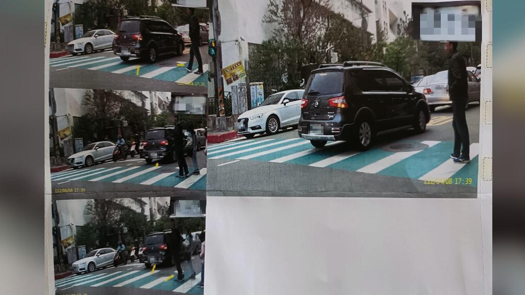 汽車駕駛曬出罰單照片。(圖/翻攝自爆廢公社二館臉書)