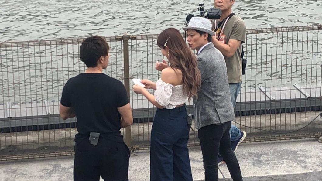 清水健透露男優、女優差很大。圖為清水健及三上悠亞。(圖/翻攝自@topecongirooo Twitter)