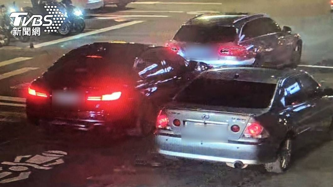 被懷疑逼車！徐巧芯助理開賓士遭砸車　警循線逮1男