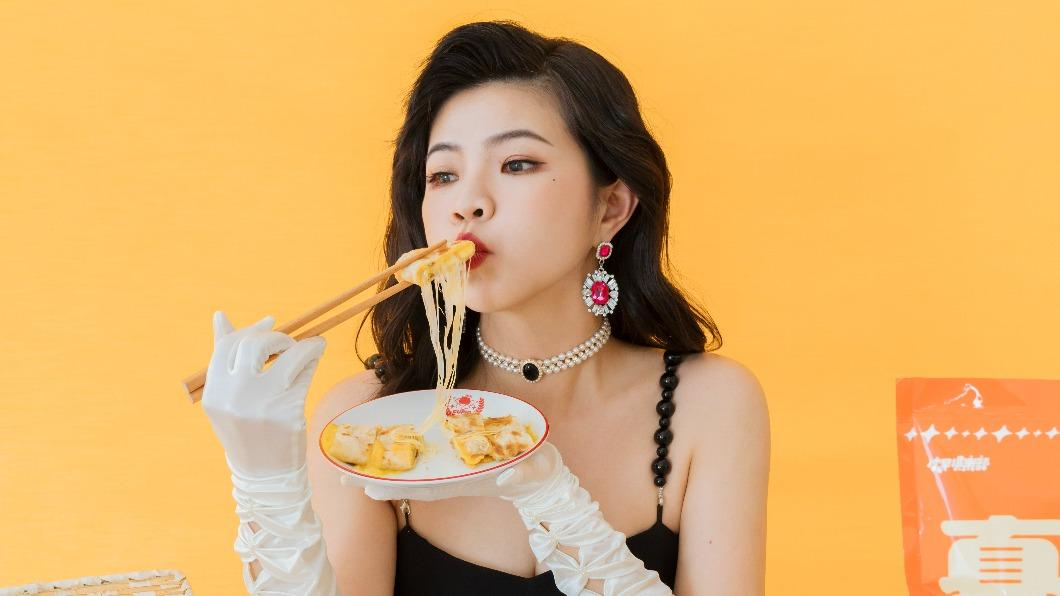 美食YouTuber「陪沈團」公開新計畫!推「沈早俱樂部」24小時都能吃
