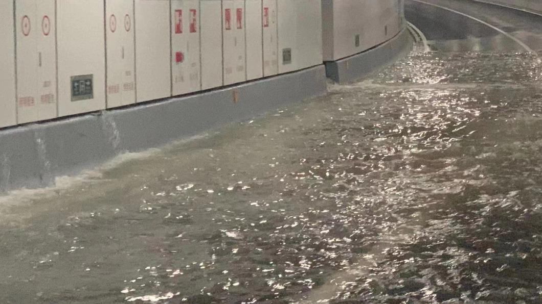 大連海底隧道自詡「耐久度100年」 通車2周就淹大水