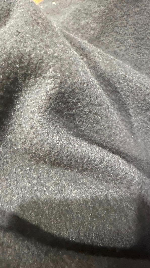 原PO分享,這款上衣內刷毛很軟很舒服。(圖/翻攝自Costco好市多 商品經驗老實說臉書)
