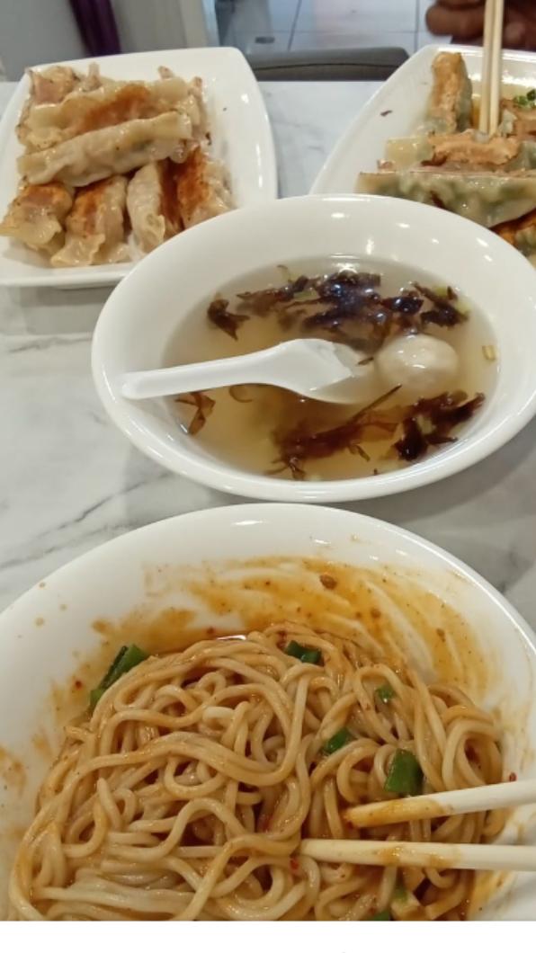 原po第一次點乾麵。(圖/翻攝自臉書爆廢公社)