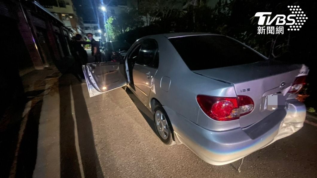我尾隨你的尾隨!見心儀女上其他男人的車 他一路跟蹤反被砸