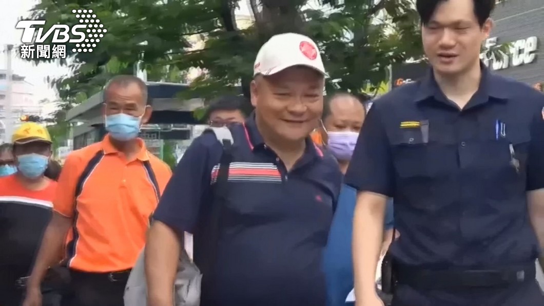 彰化北斗鎮長李玄在涉圖利 入監前送菜刀引熱議