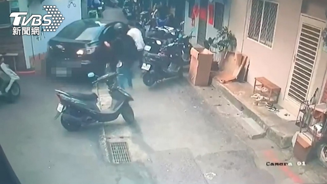 警開4槍圍捕毒販!嫌撞警車逃 3小時投案