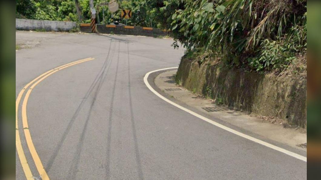 曹男跑山摔車。(圖/翻攝自Google 地圖)
