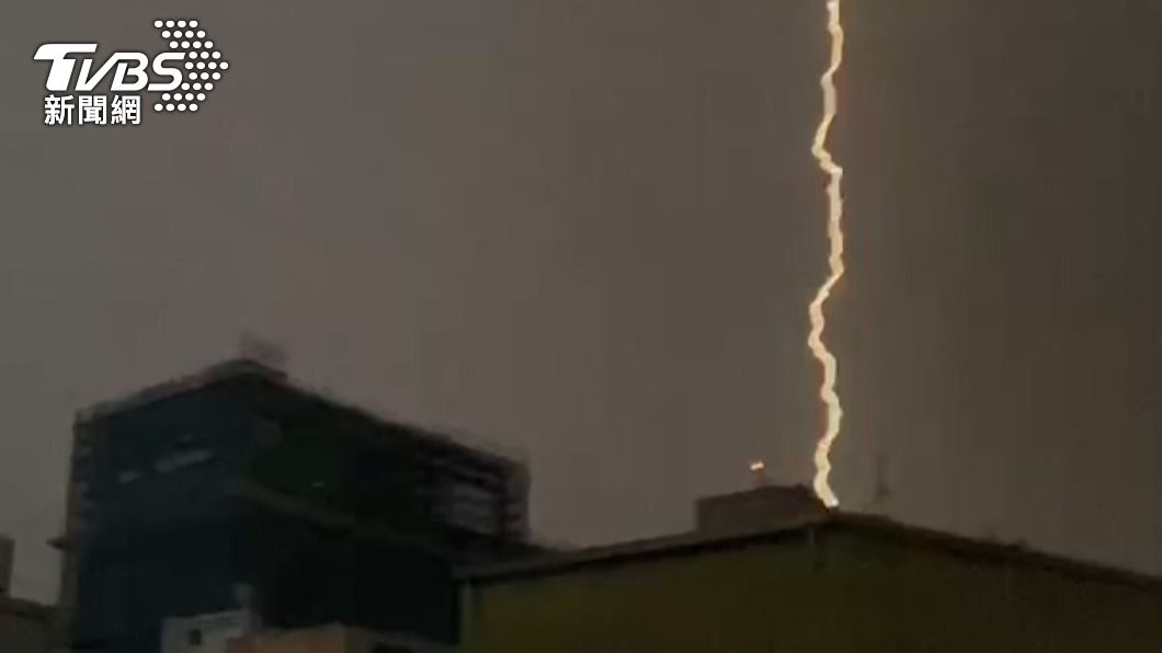 雷聲深夜狂轟1小時！北部人被叫醒　桃園人嚇壞：窗戶都在震