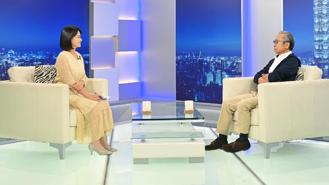 吳念真(右)侃侃而談過去的心路歷程。(圖/台視提供)