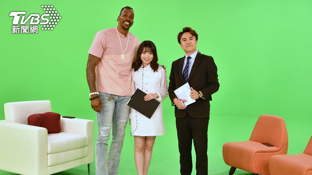 霍華德接受《TVBS》專訪。(圖/TVBS)