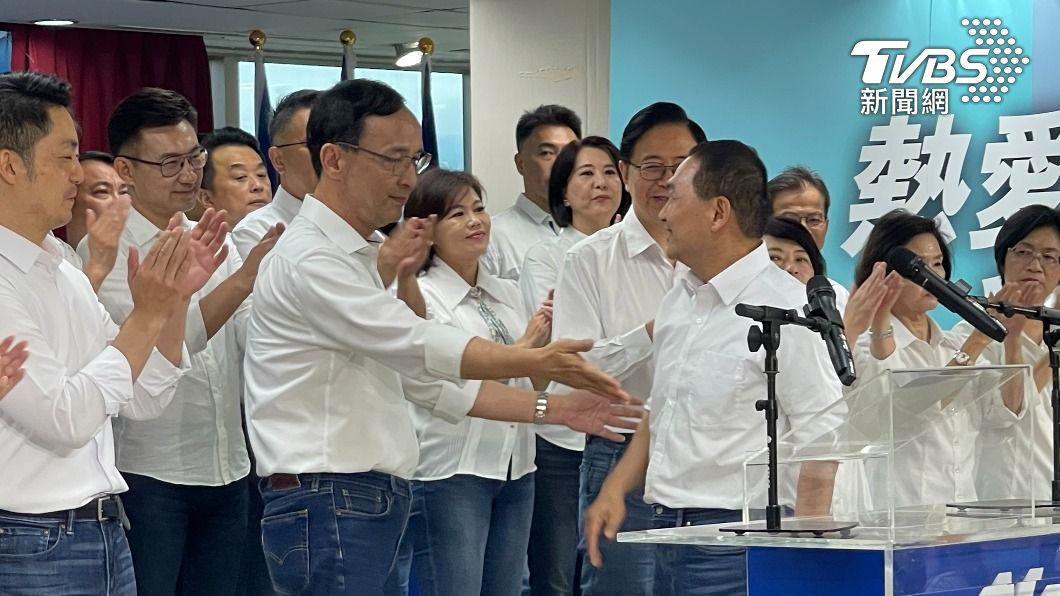 國民黨今(20)日舉辦「政黨輪替 台灣更好 誓師大會」,黨籍縣市首長全員到齊為國民黨2024總統提名人侯友宜和立委參選人首度聯合造勢。(圖/林恩如攝)