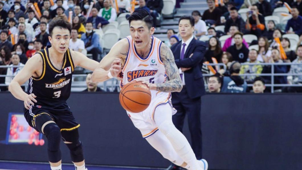 確定再戰CBA!上海大鯊魚正式宣布與劉錚續約1年