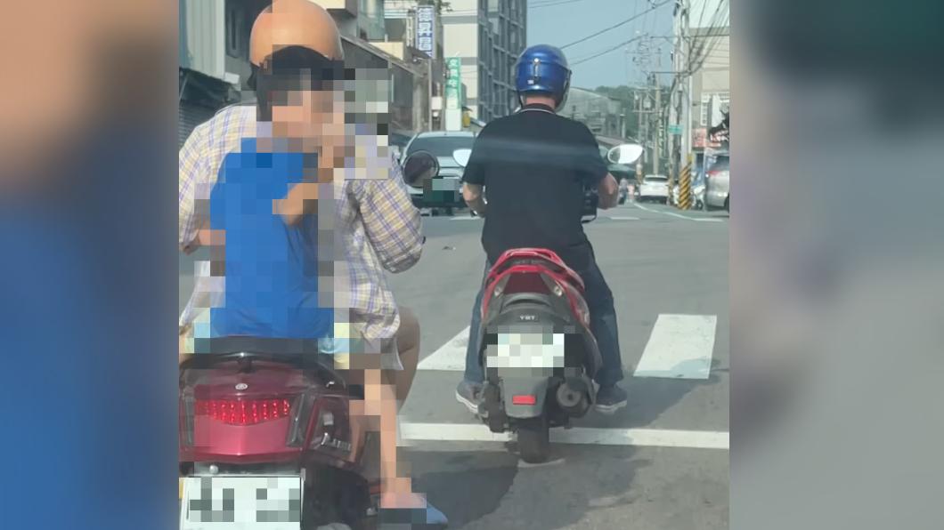 婦騎車三貼　後座男童沒戴安全帽被提醒竟「比中指」