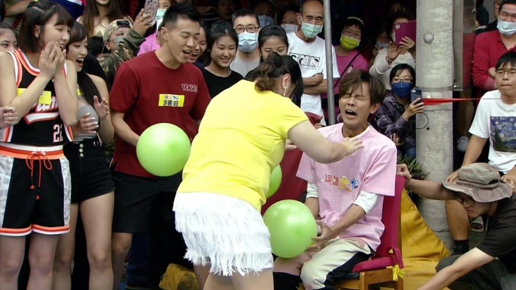 阿翔坐在椅子上表情驚恐。（圖／民視提供）