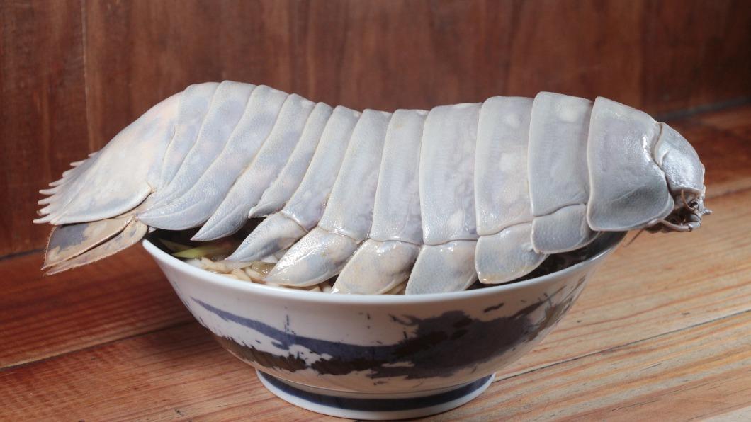 拉麵公子推出「大王具足蟲」濃厚魚介雞白湯拉麵。(圖/翻攝自拉麵公子臉書)