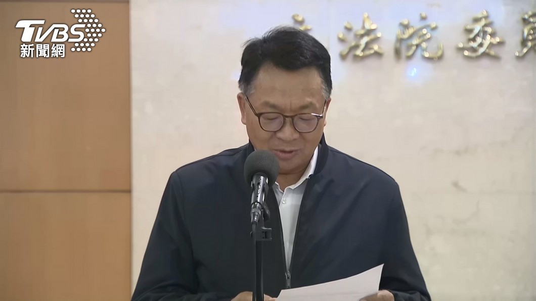 捲入im.B詐騙案的民進黨立委陳歐珀,22日宣布退選。(圖/TVBS)