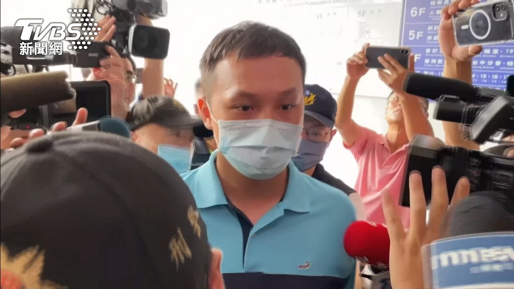 法官問為何隨身帶婚約 5億高中生配偶冷回:只是一張紙
