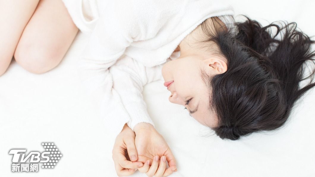「一躺床秒睡死」是警訊!7題實測睡眠債 醫曝超NG習慣