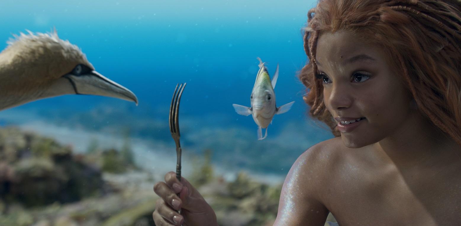 女星海莉貝利（Halle Bailey）飾演小美人魚愛麗兒。（圖／迪士尼影業提供）