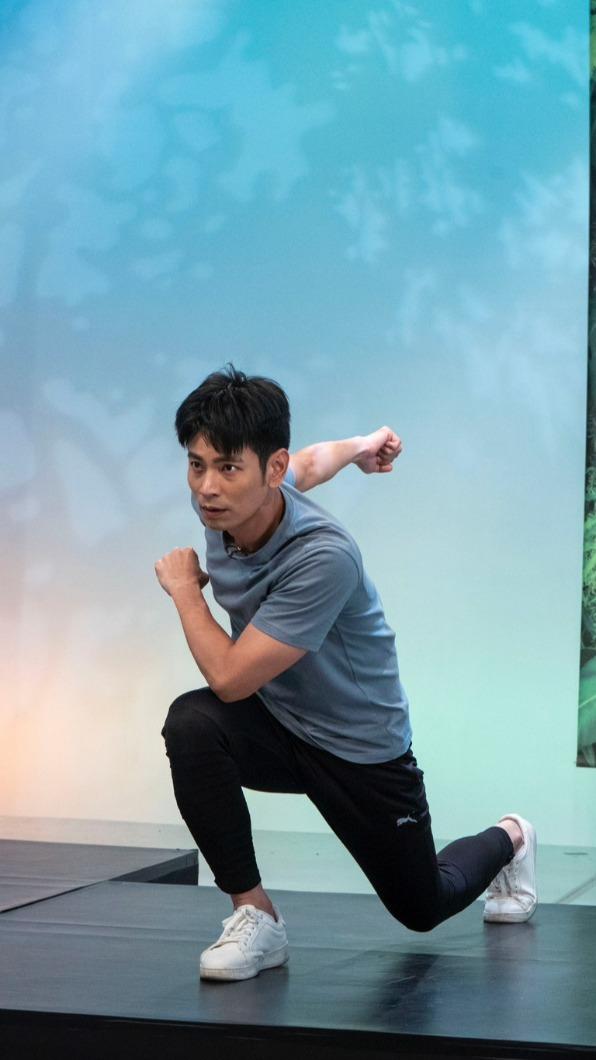 楊子儀入行初期收入相當不穩定。(圖/大愛提供)