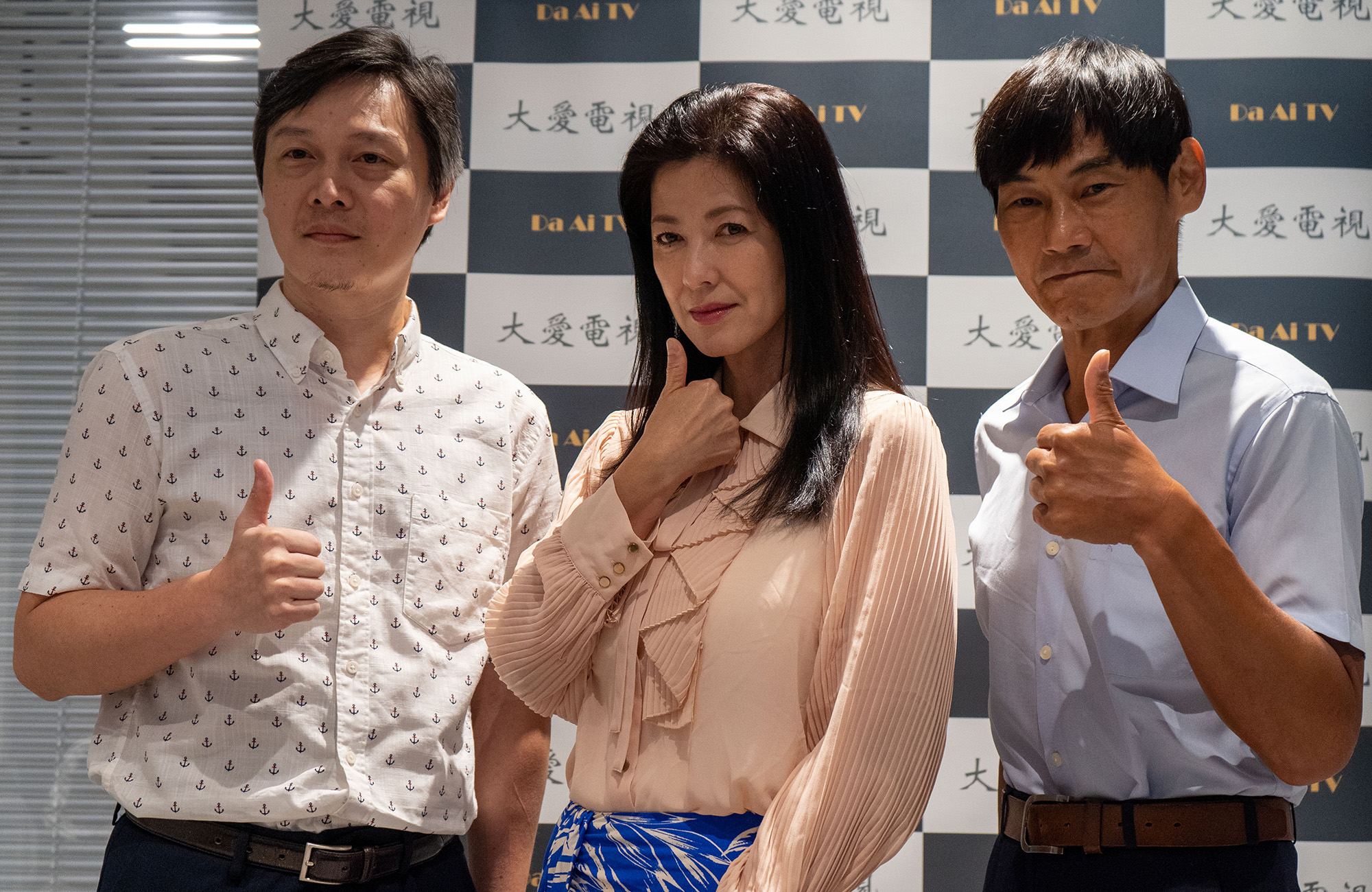 右起夏靖庭、陳明真、吳昆達大聊育兒經。（圖／大愛提供）