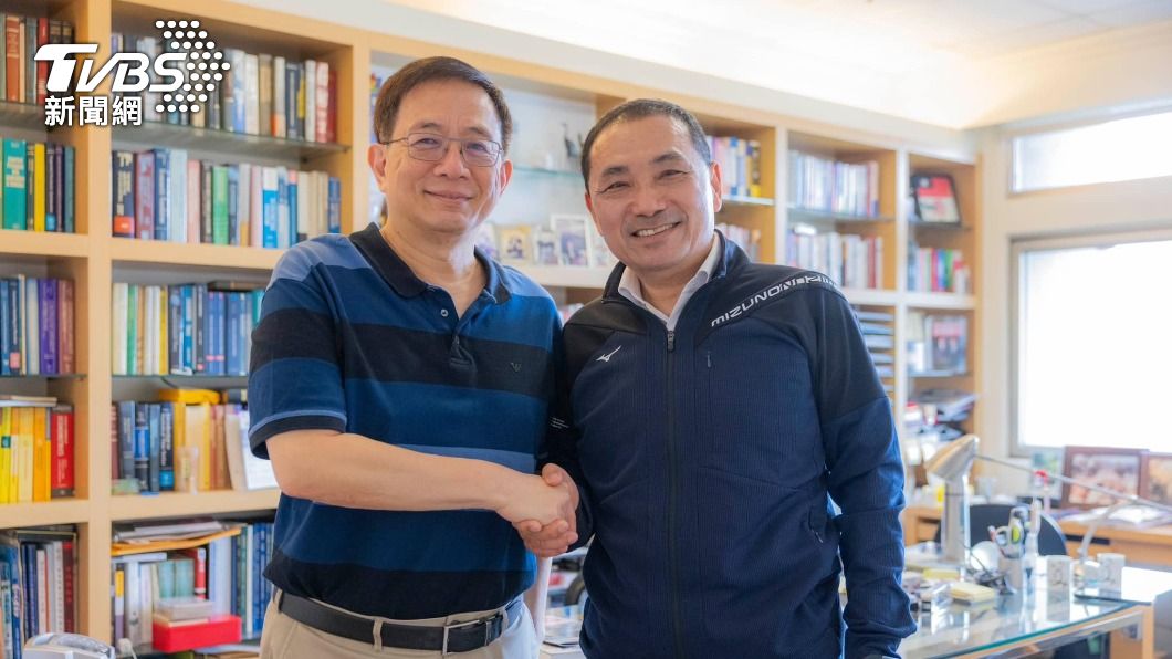 才傳有望任副手 侯友宜po照證實＂拜會管中閔＂ 貼文提＂卡管案＂