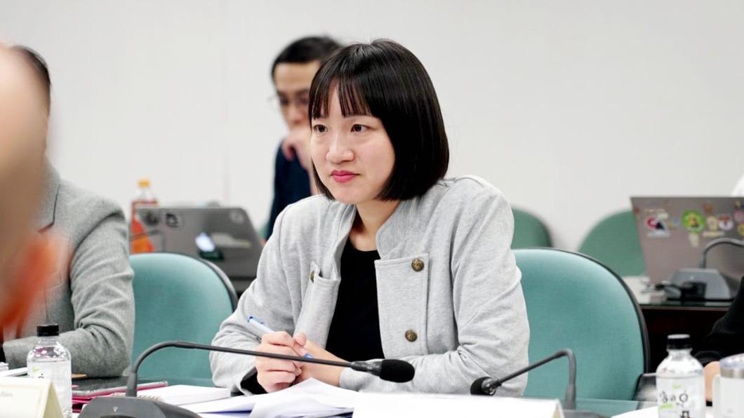 民進黨發言人謝佩芬。(圖/翻攝自謝佩芬臉書)